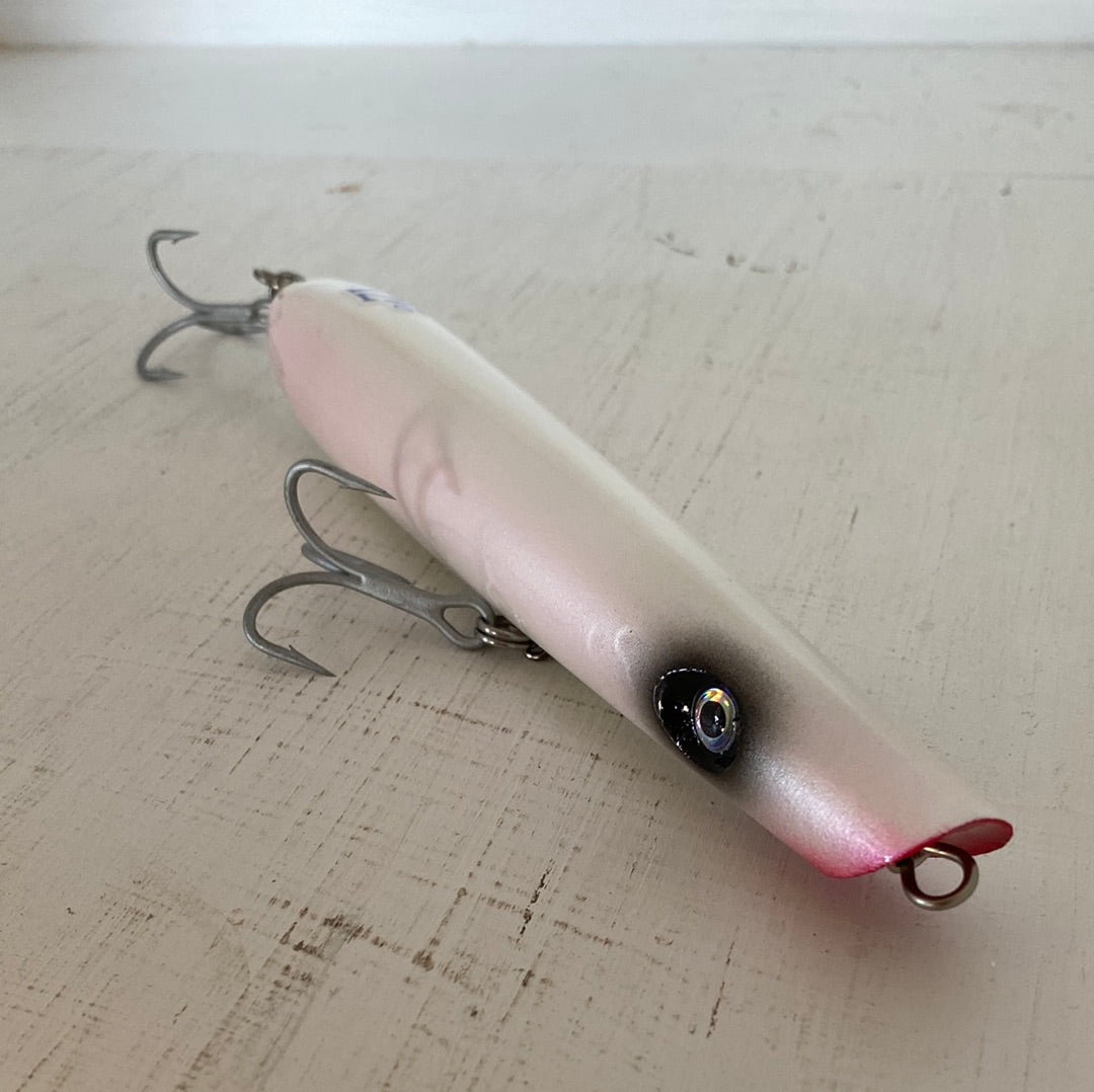 bottom fishing lure Moonshine Lures Fat Shiver Minnow #2.5 / Goby The extra weight in the hook shank helps the Bottom Dweller to sink and keel it to run true along the bottom 247 Lures Sea Special Flat-Bottom